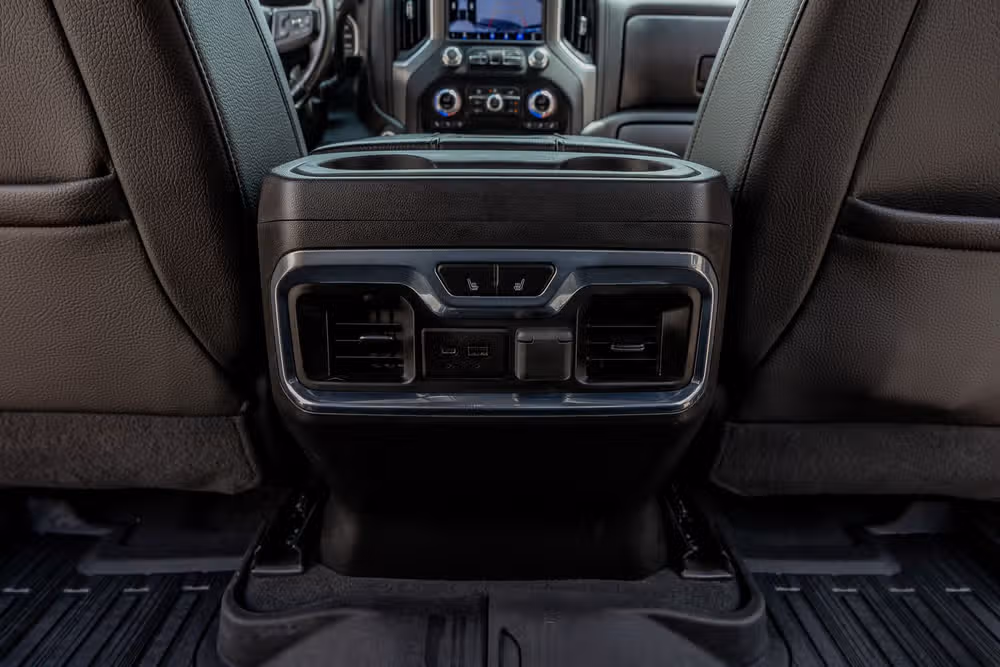 2021 GMC Sierra 3500HD Denali Crew Cab Image 32