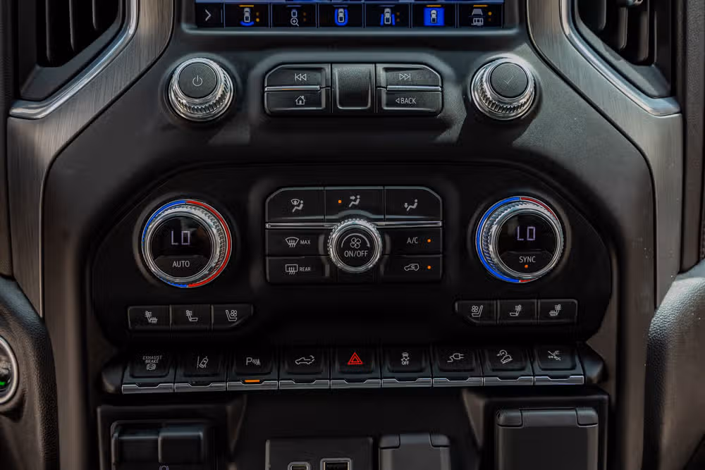 2021 GMC Sierra 3500HD Denali Crew Cab Image 26