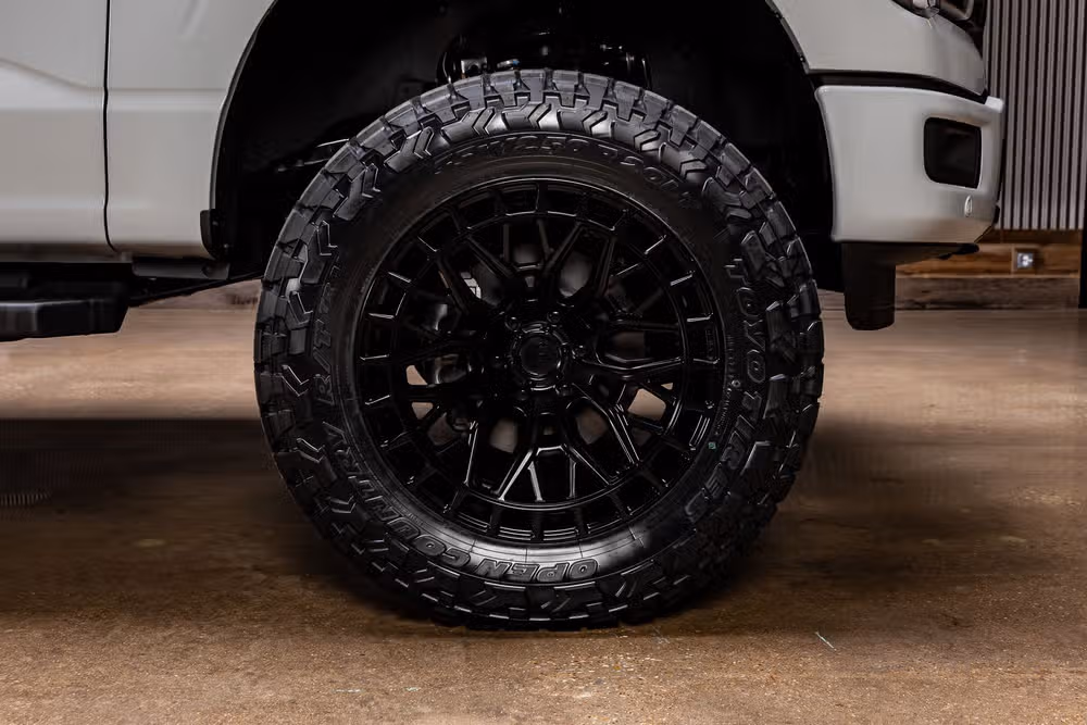 2026 Ford F-150 Lariat SuperCrew Image 12