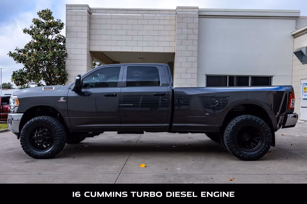 2024 Ram 3500 Tradesman Crew Cab Image 6
