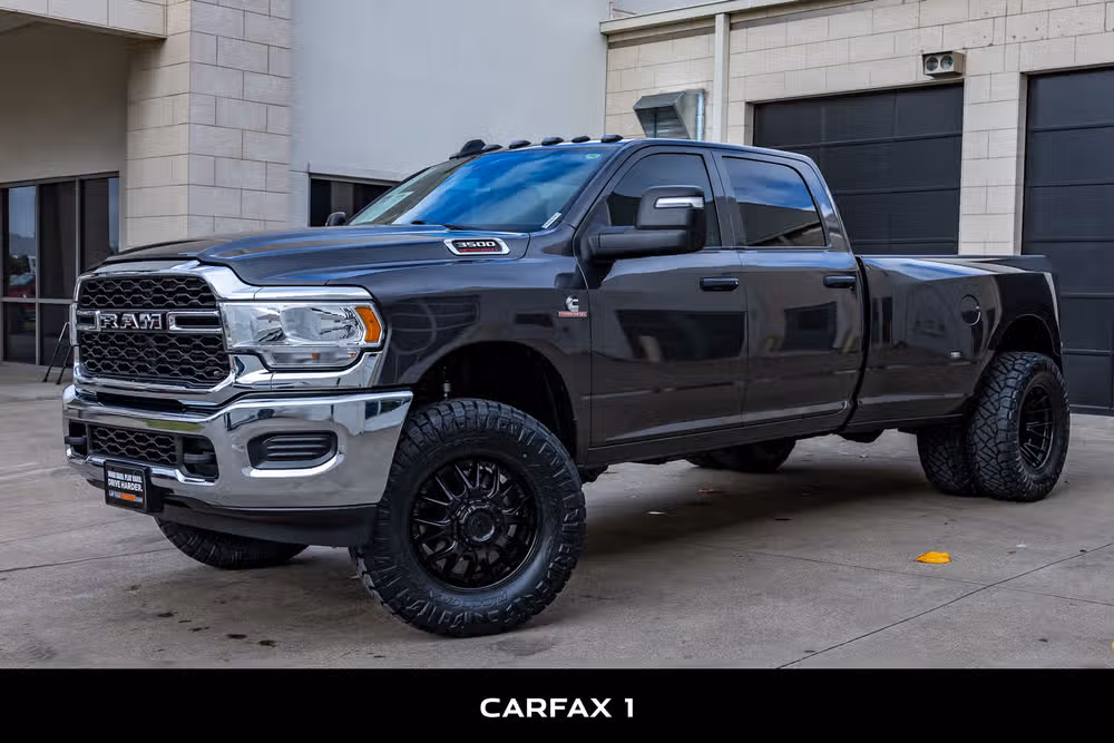 2024 Ram 3500 Tradesman Crew Cab Image 5