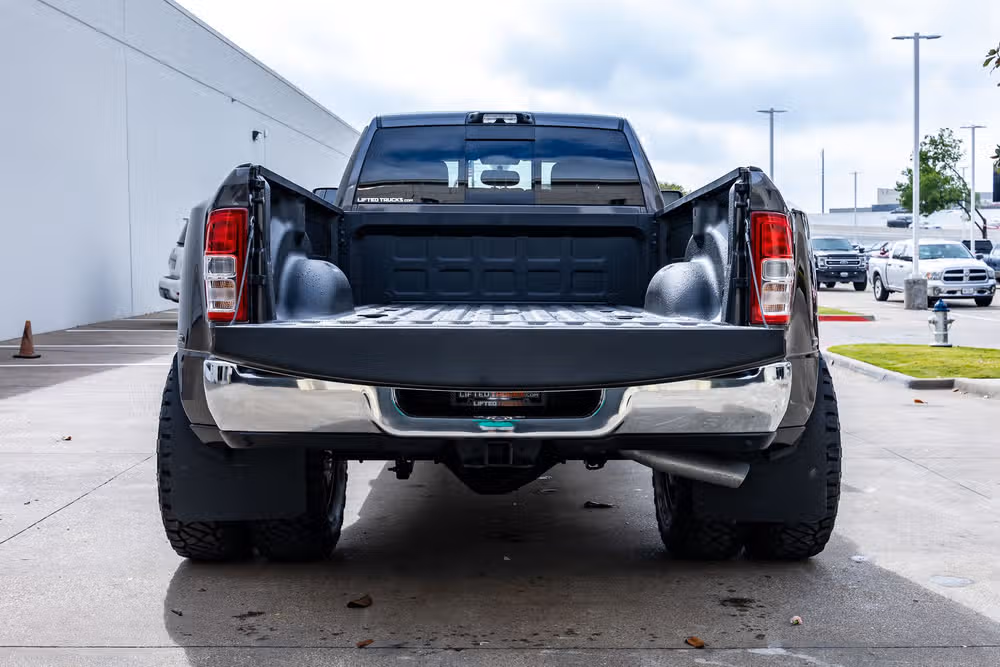 2024 Ram 3500 Tradesman Crew Cab Image 9