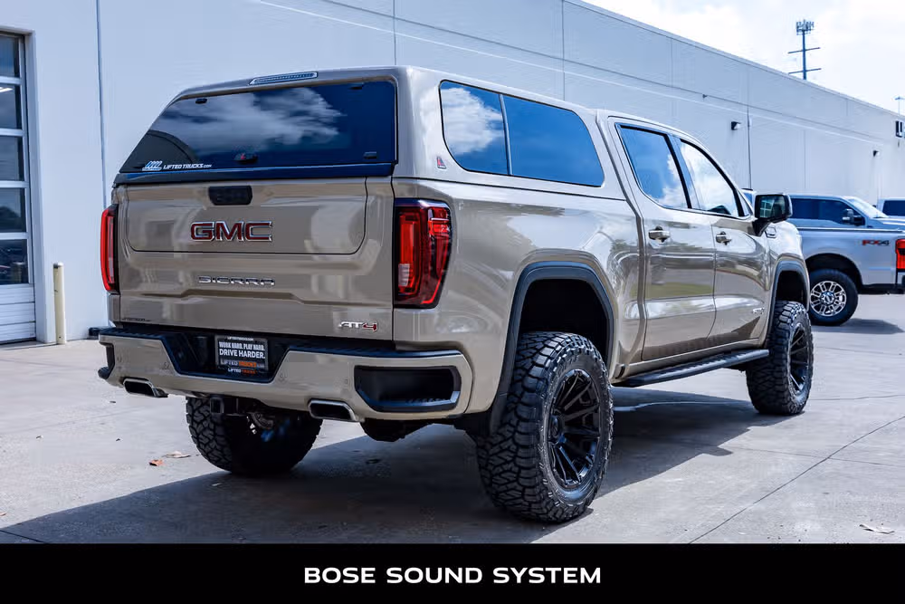 2022 GMC Sierra 1500 AT4 Crew Cab Image 10