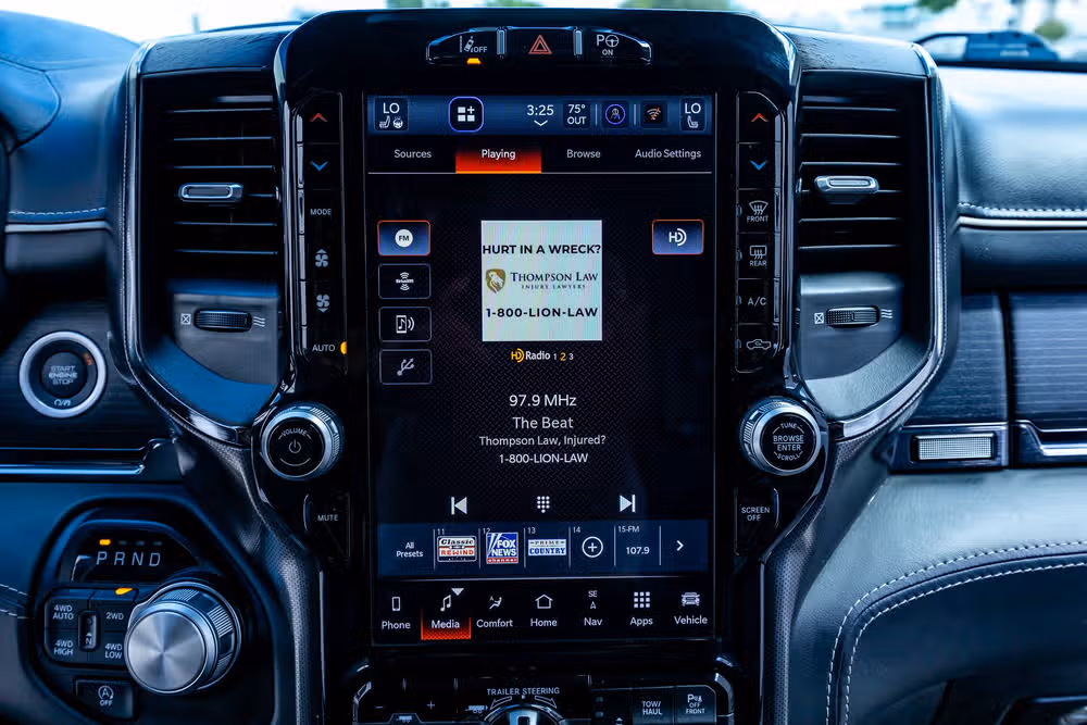 2024 Ram 1500 Limited Crew Cab Image 26