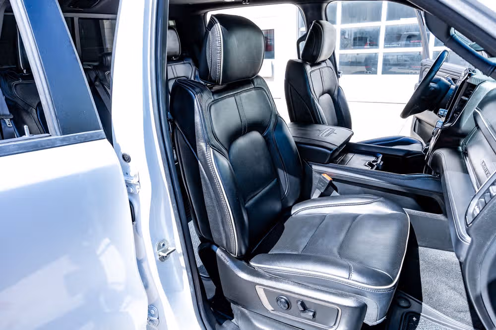 2024 Ram 1500 Limited Crew Cab Image 32