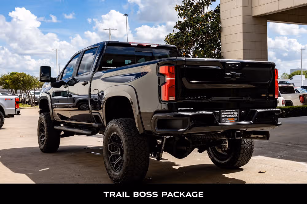 2026 Chevrolet Silverado 2500HD LT Crew Cab Image 6