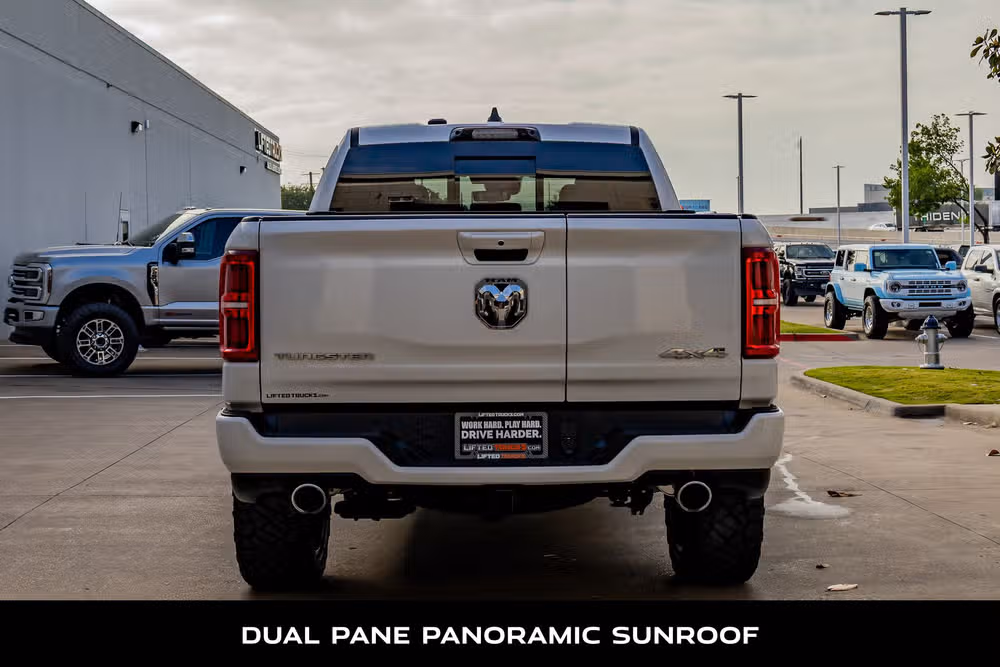 2025 Ram 1500 Tungsten Crew Cab Image 8