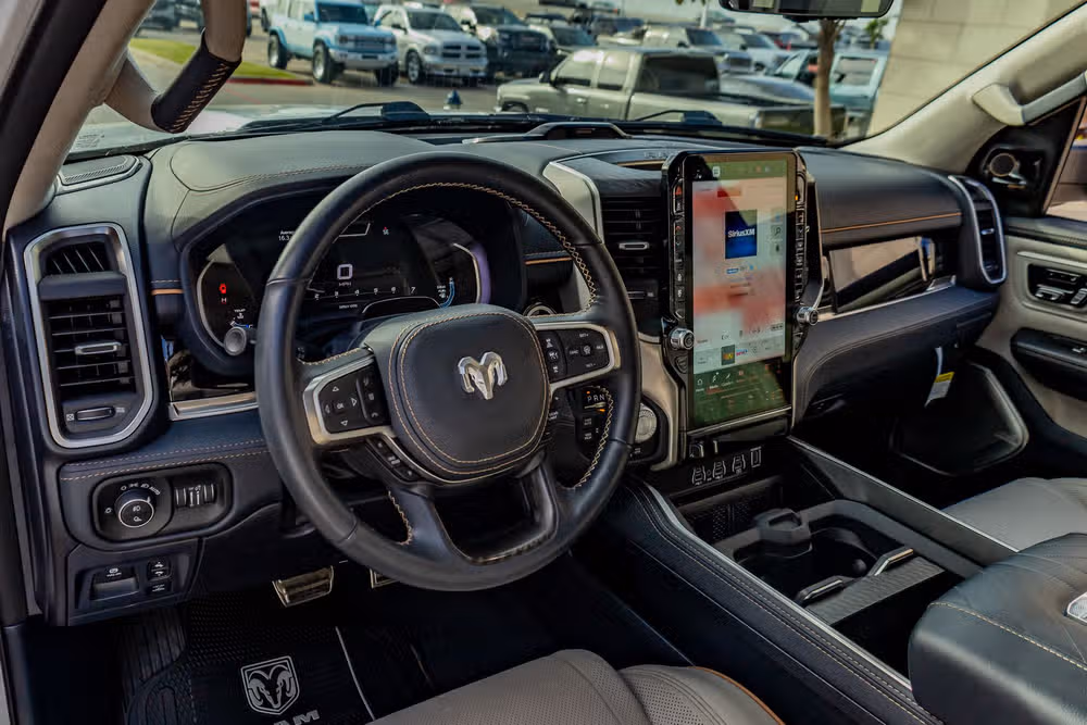 2025 Ram 1500 Tungsten Crew Cab Image 17