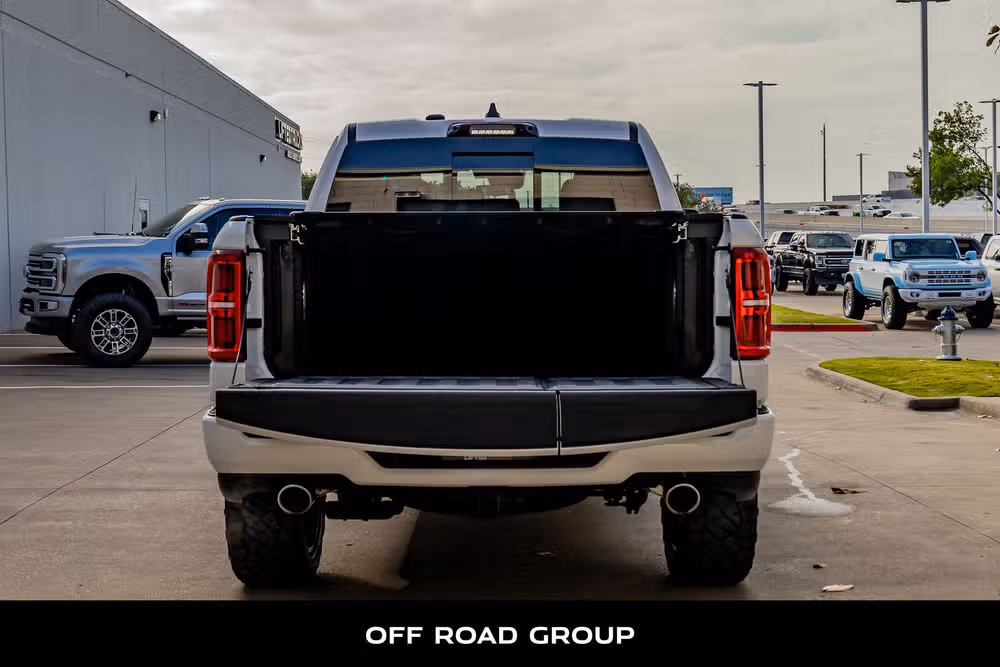 2025 Ram 1500 Tungsten Crew Cab Image 9