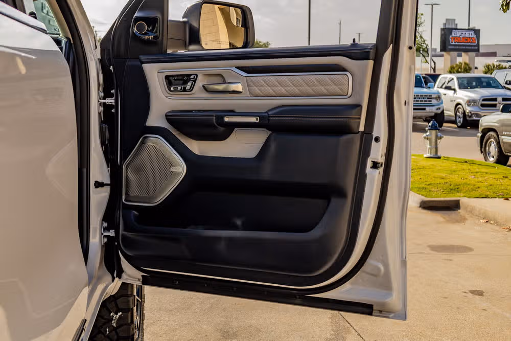 2025 Ram 1500 Tungsten Crew Cab Image 37