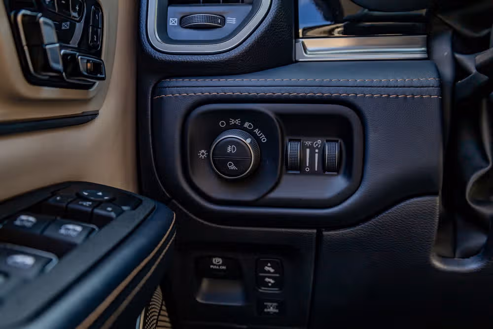 2025 Ram 1500 Tungsten Crew Cab Image 22