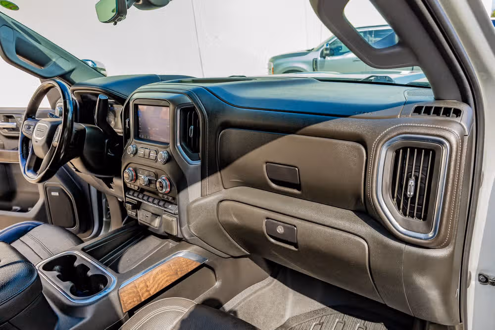 2020 GMC Sierra 3500HD Denali Crew Cab Image 18