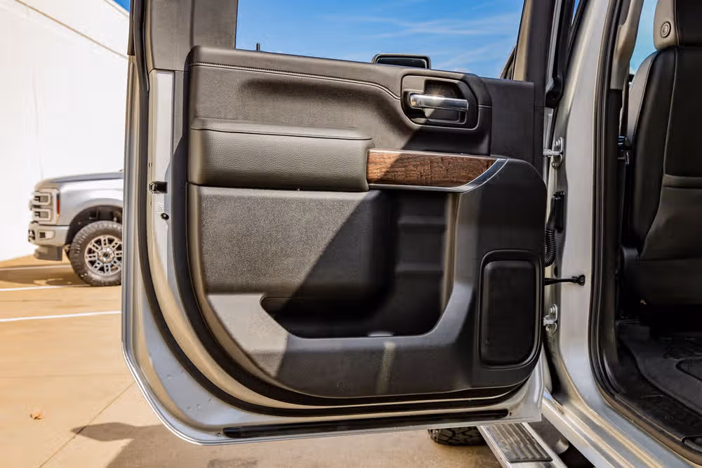 2020 GMC Sierra 3500HD Denali Crew Cab Image 38