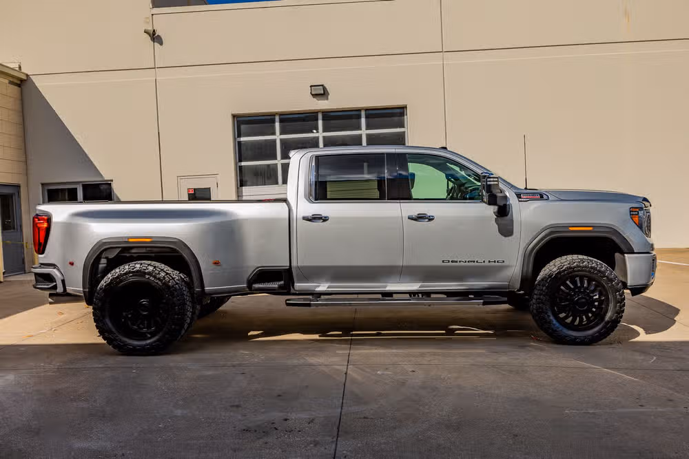 2020 GMC Sierra 3500HD Denali Crew Cab Image 11