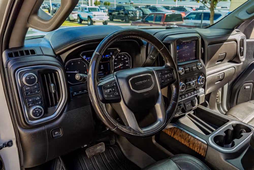 2020 GMC Sierra 3500HD Denali Crew Cab Image 17