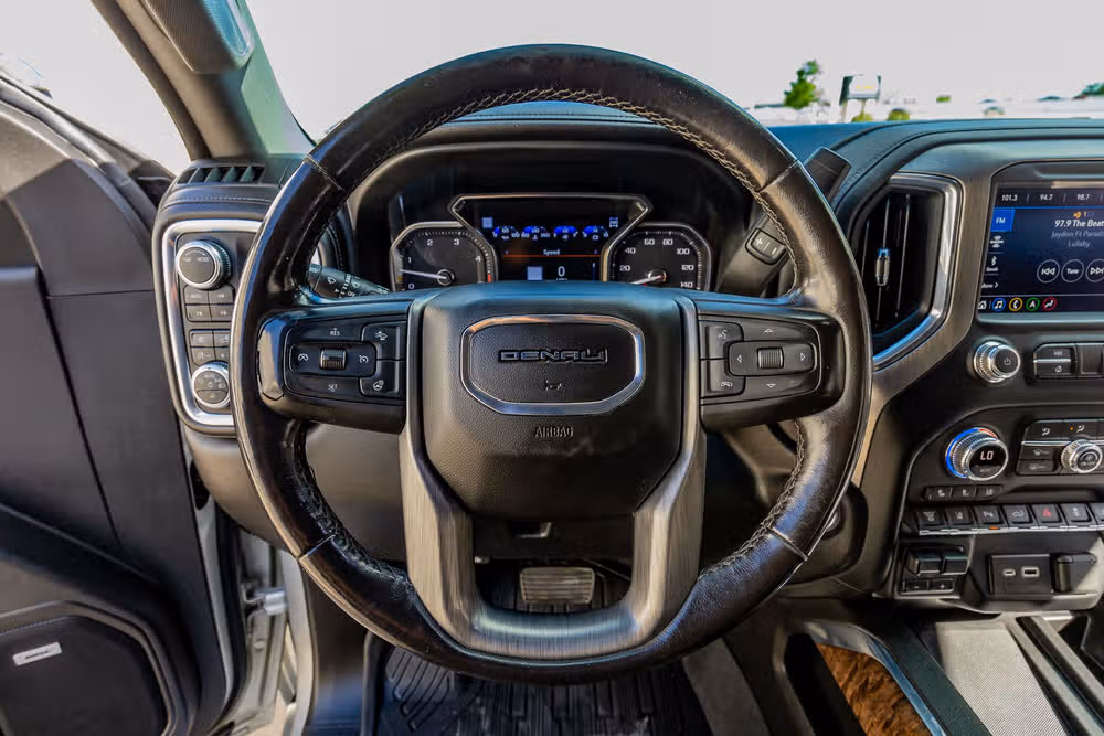 2020 GMC Sierra 3500HD Denali Crew Cab Image 19