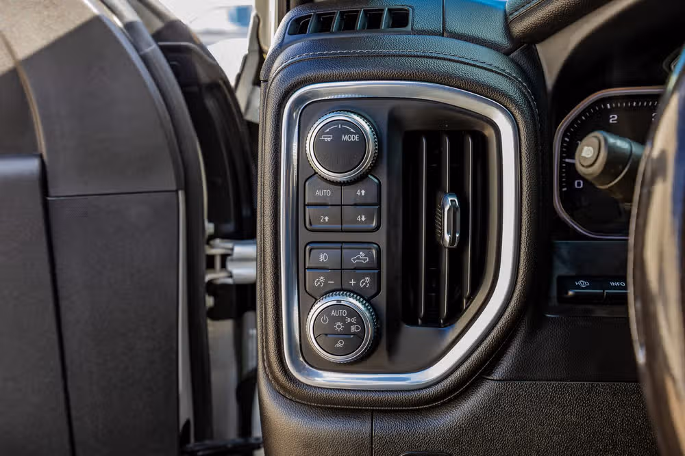 2020 GMC Sierra 3500HD Denali Crew Cab Image 22