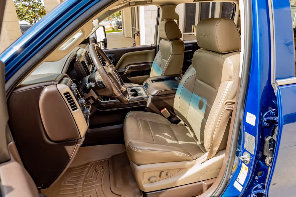2015 GMC Sierra 3500HD Denali Crew Cab Image 25