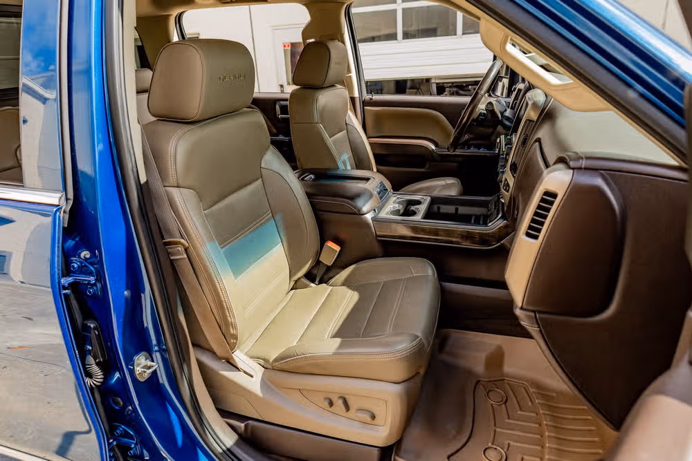 2015 GMC Sierra 3500HD Denali Crew Cab Image 26