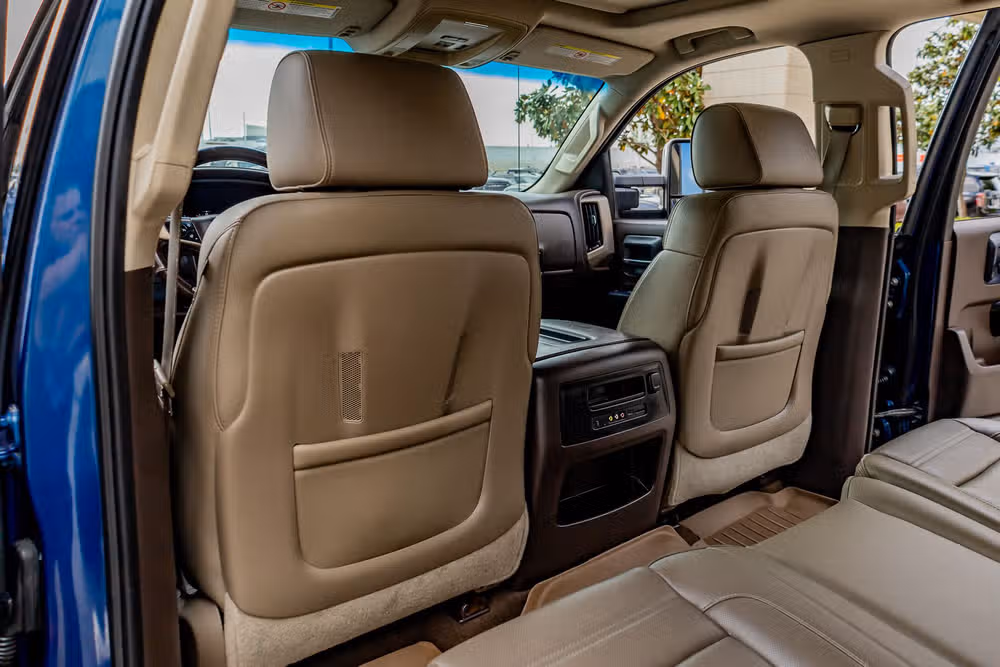 2015 GMC Sierra 3500HD Denali Crew Cab Image 29