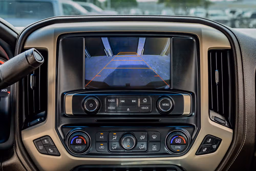 2015 GMC Sierra 3500HD Denali Crew Cab Image 22