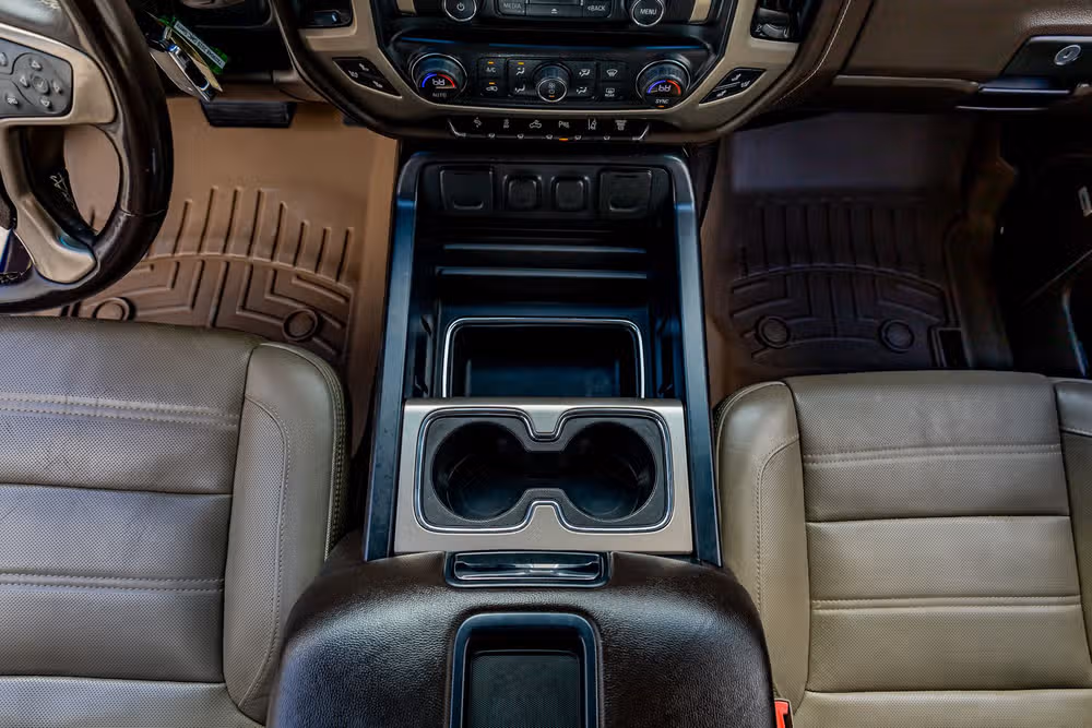 2015 GMC Sierra 3500HD Denali Crew Cab Image 23
