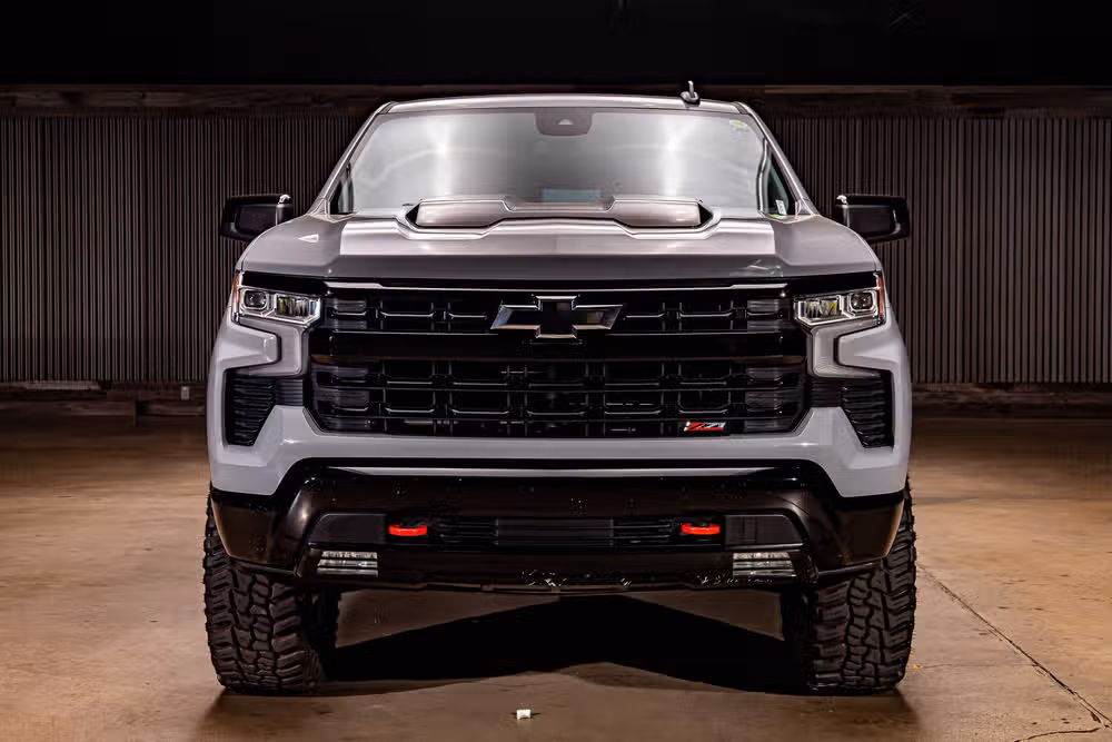2024 Chevrolet Silverado 1500 LT Trail Boss Crew Cab Image 2