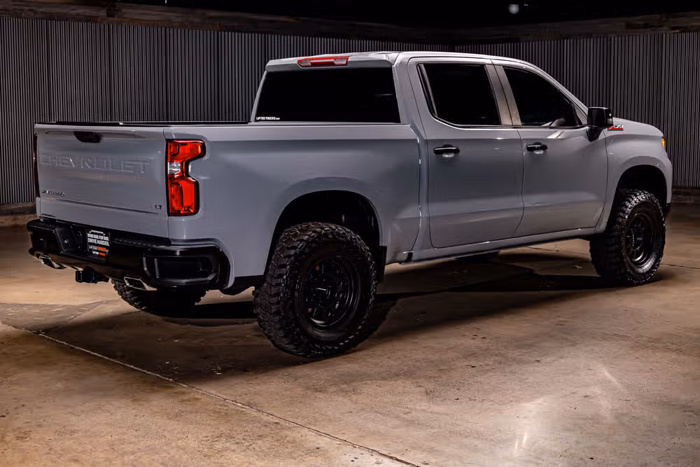 2024 Chevrolet Silverado 1500 LT Trail Boss Crew Cab Image 9