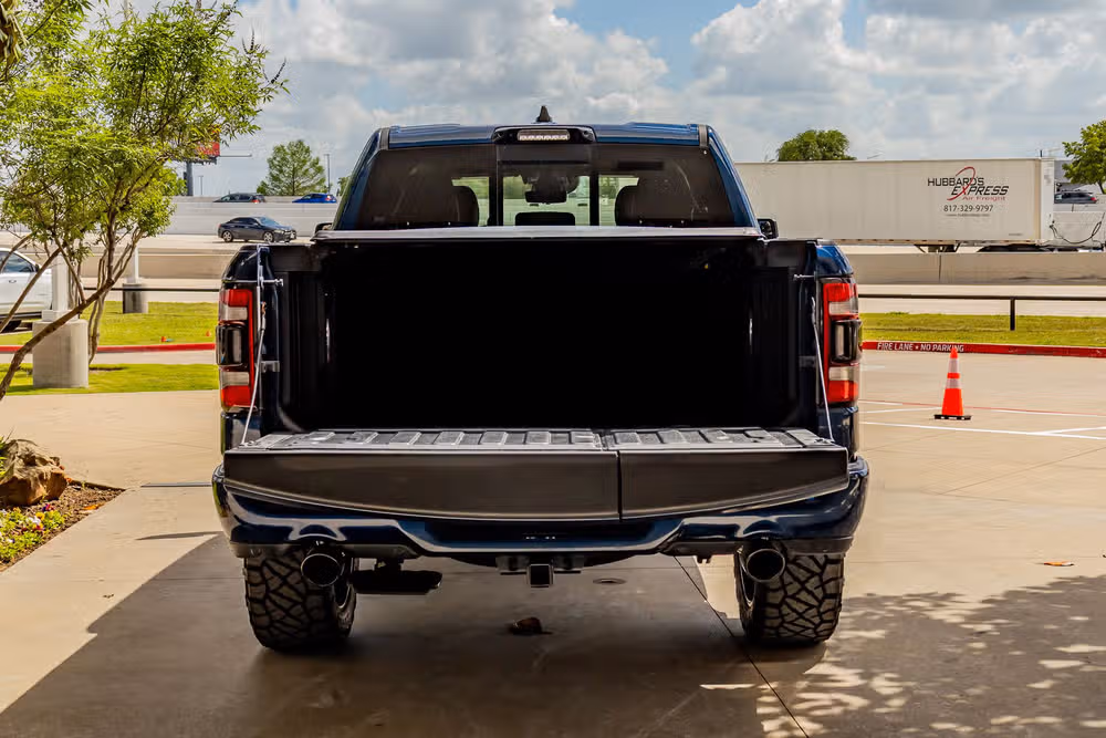 2024 Ram 1500 Limited Crew Cab Image 9