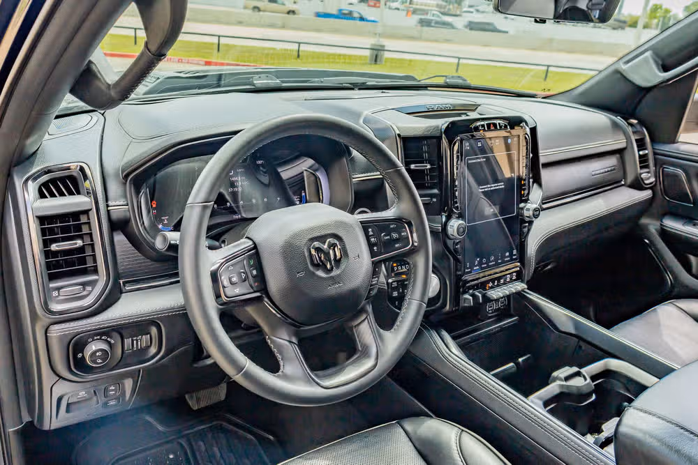 2024 Ram 1500 Limited Crew Cab Image 17