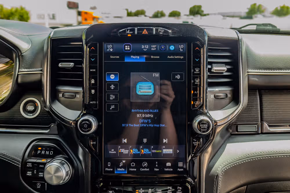 2024 Ram 1500 Limited Crew Cab Image 25