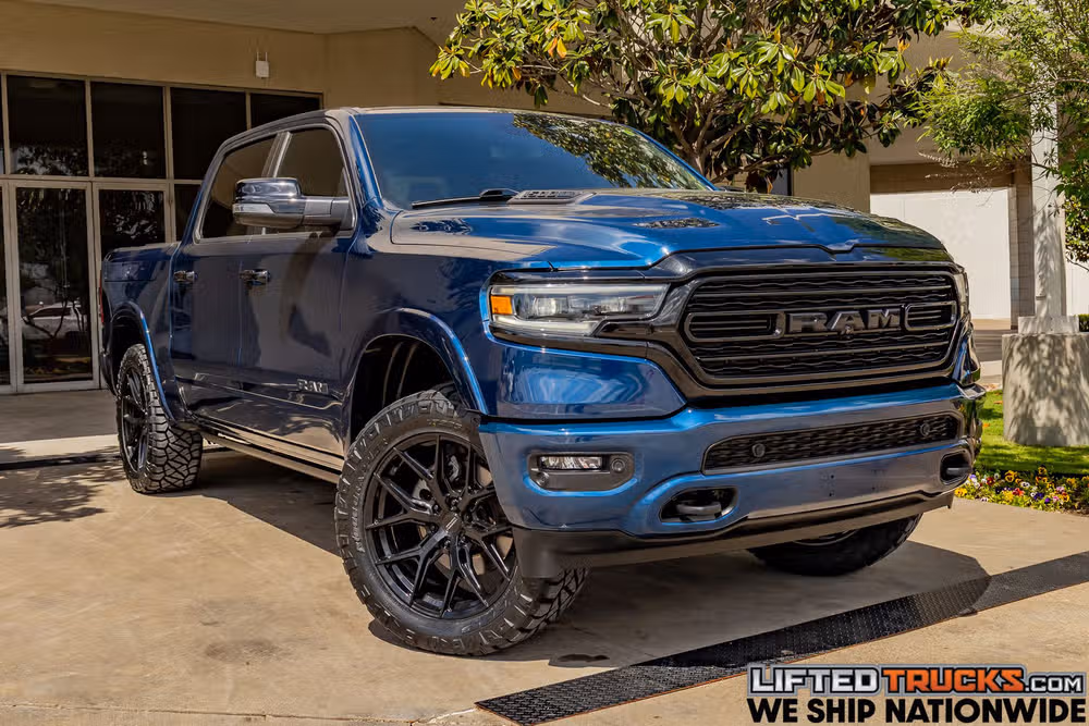 2024 Ram 1500 Limited Crew Cab Image 1