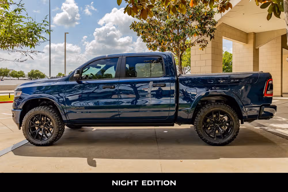 2024 Ram 1500 Limited Crew Cab Image 6