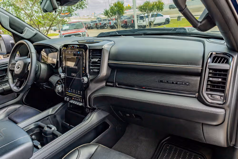 2024 Ram 1500 Limited Crew Cab Image 18