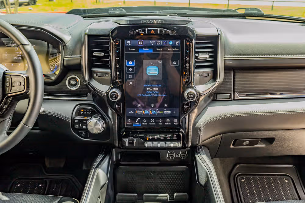 2024 Ram 1500 Limited Crew Cab Image 24
