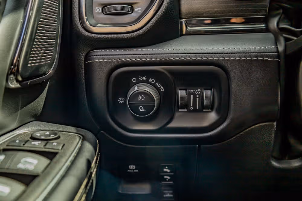 2024 Ram 1500 Limited Crew Cab Image 22