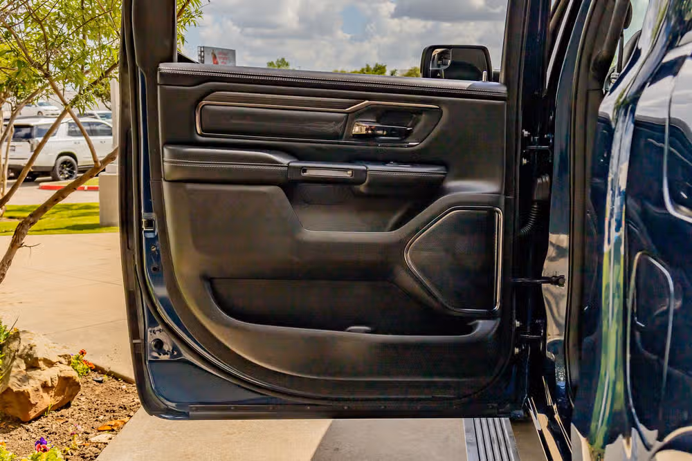 2024 Ram 1500 Limited Crew Cab Image 38