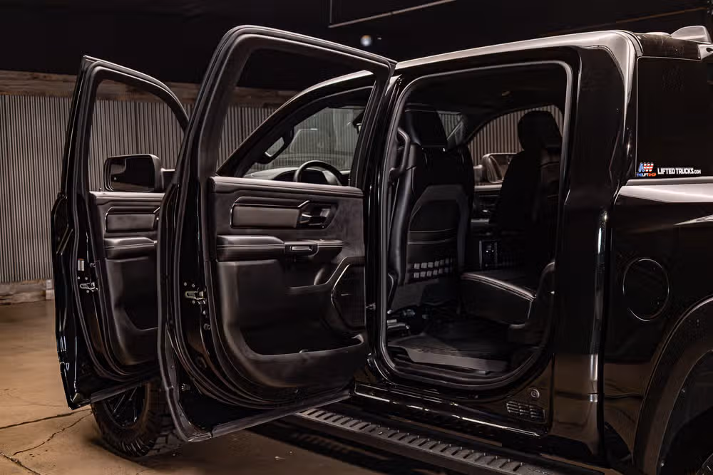 2025 Ram 1500 RHO Crew Cab Image 28