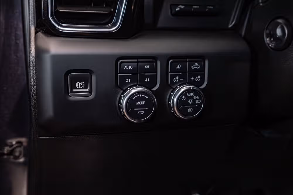 2023 GMC Sierra 1500 Denali Ultimate Crew Cab Image 17