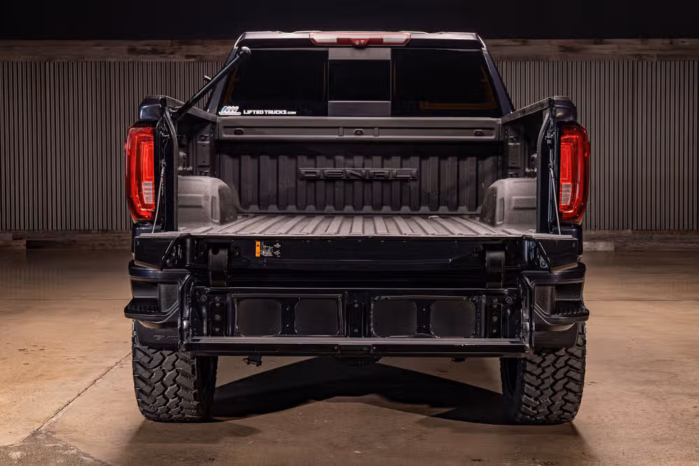 2023 GMC Sierra 1500 Denali Ultimate Crew Cab Image 9