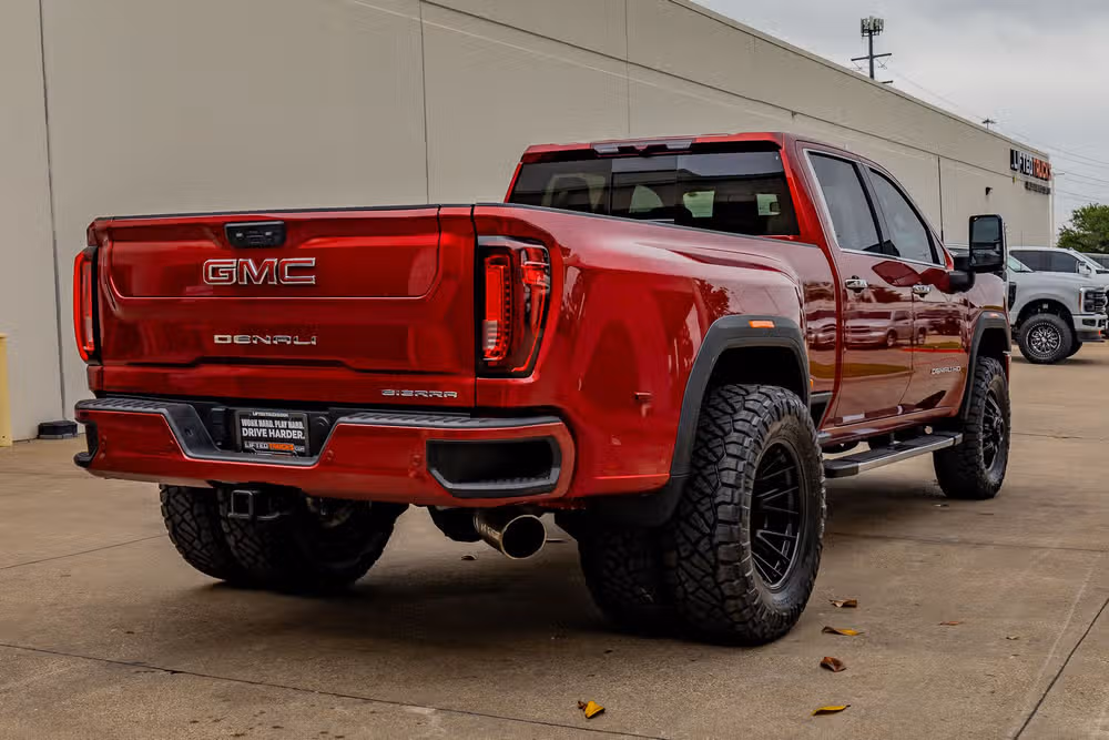 2022 GMC Sierra 3500HD Denali Crew Cab Image 10