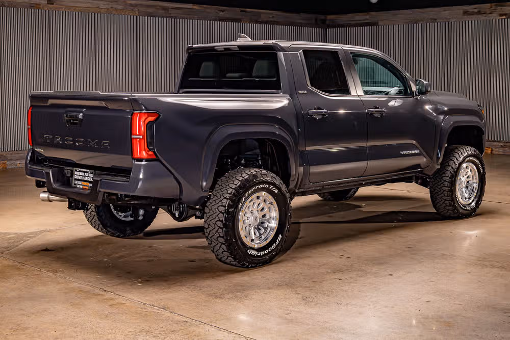 2026 Toyota Tacoma SR5 Double Cab Image 9