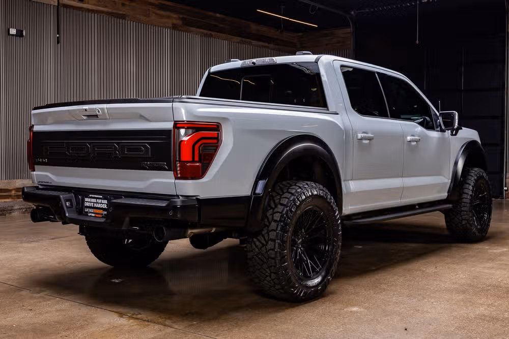 2025 Ford F-150 Raptor SuperCrew Image 10