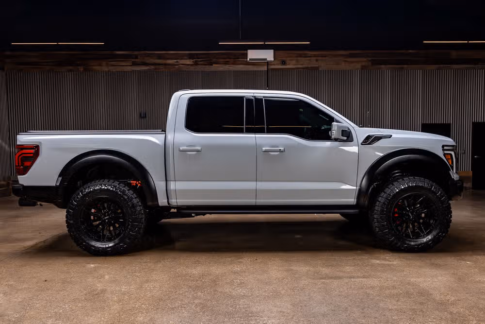 2025 Ford F-150 Raptor SuperCrew Image 11