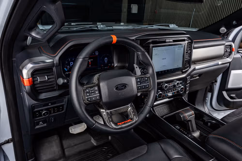 2025 Ford F-150 Raptor SuperCrew Image 17