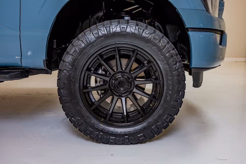 2023 Ford F-150 XL SuperCrew Image 12