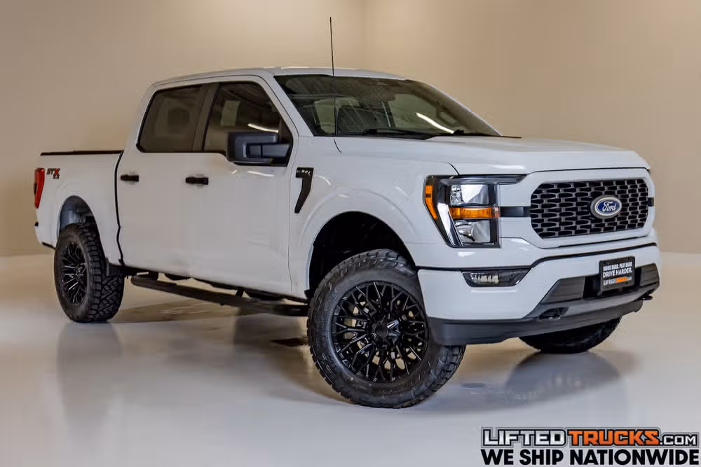 2023 Ford F-150 XL SuperCrew Image 1