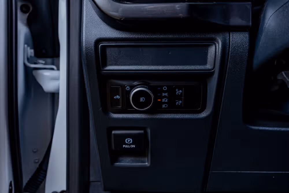 2023 Ford F-150 XL SuperCrew Image 22