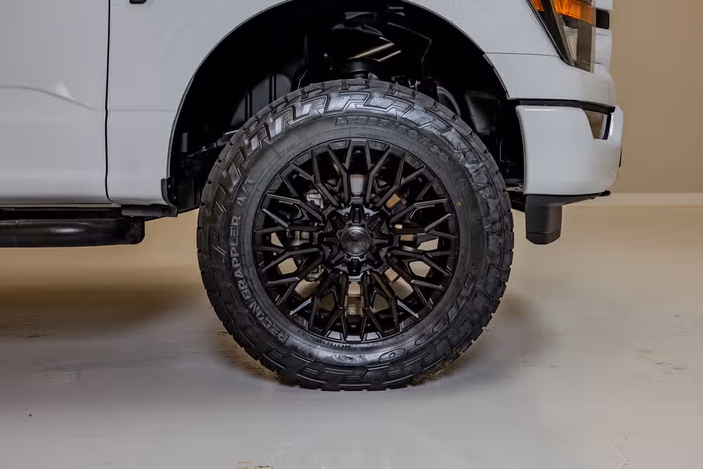2023 Ford F-150 XL SuperCrew Image 12