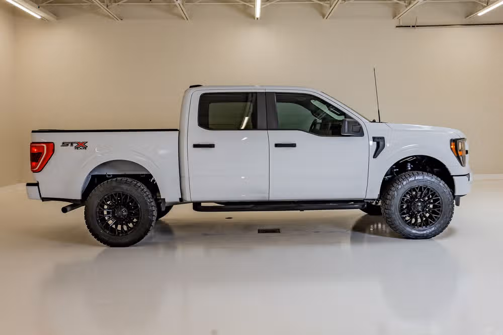 2023 Ford F-150 XL SuperCrew Image 11